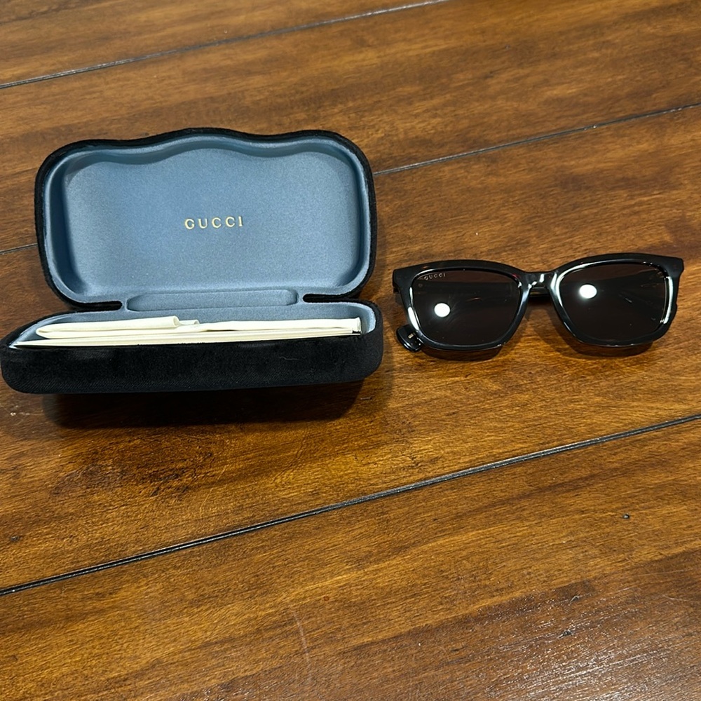 brand new Gucci sunglasses tortoise